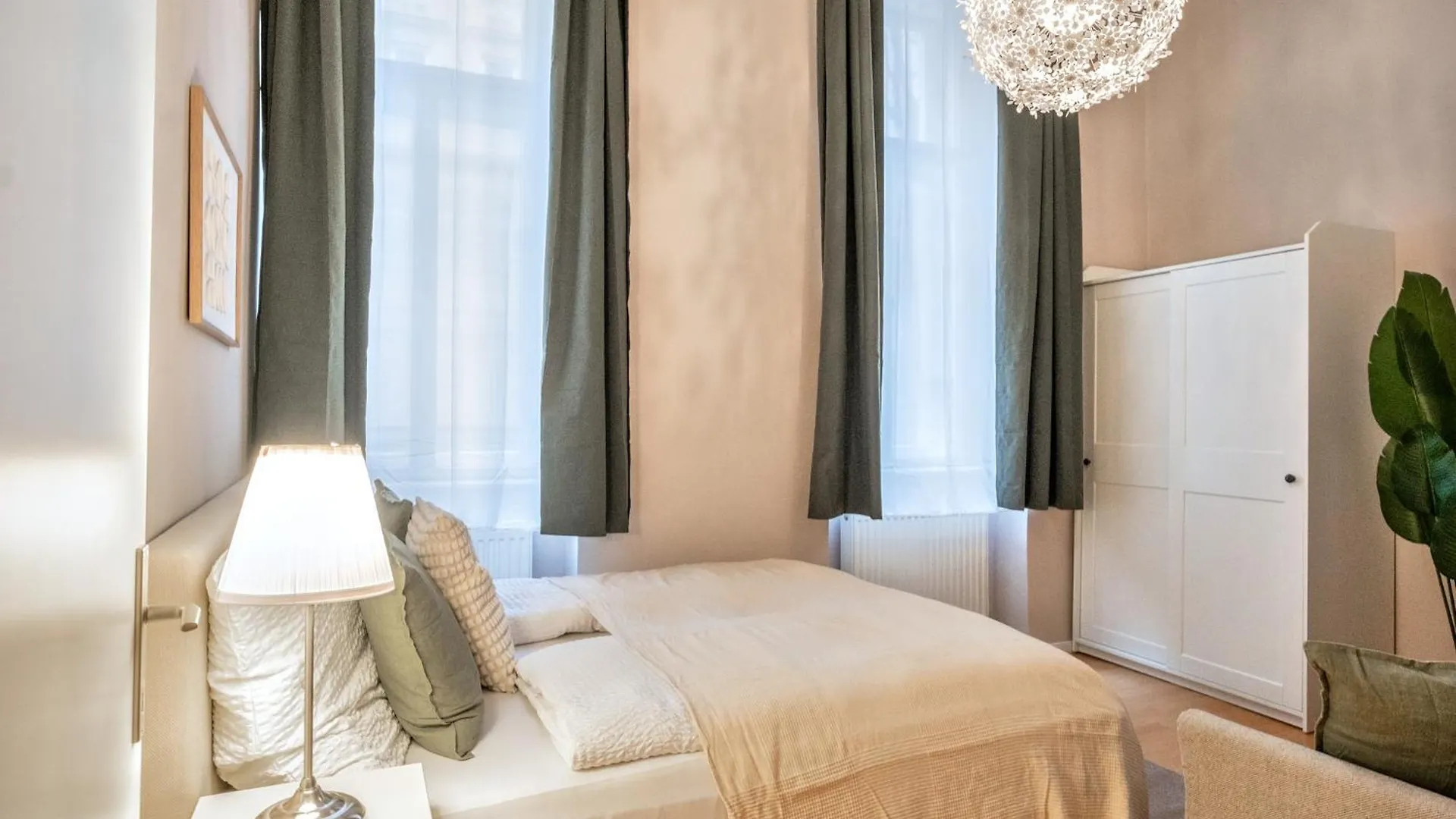 Stylish Und Zentral I 6 Minuten Zur U4 Friedensbruecke Vienna