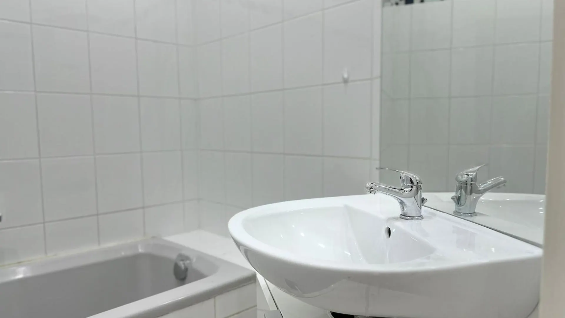 Stylish Und Zentral I 6 Minuten Zur U4 Friedensbruecke 维也纳 0*,  奥地利